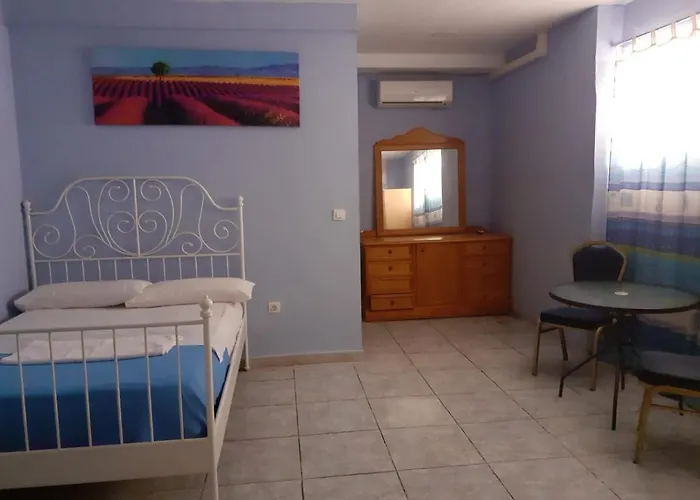 Tenerife بيت شباب