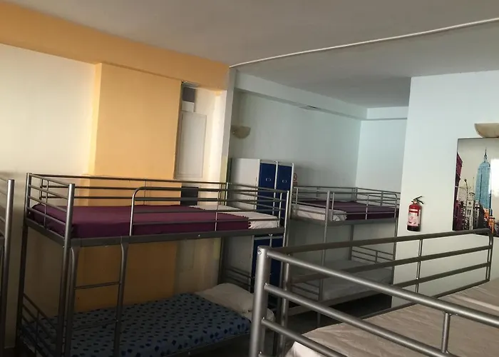 Tenerife بيت شباب لوس كريستيانوس